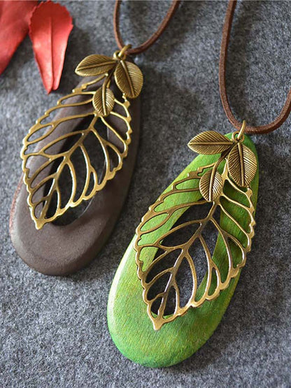 Artsy Hollow Out Metal Leaf Oval Wool Necklace