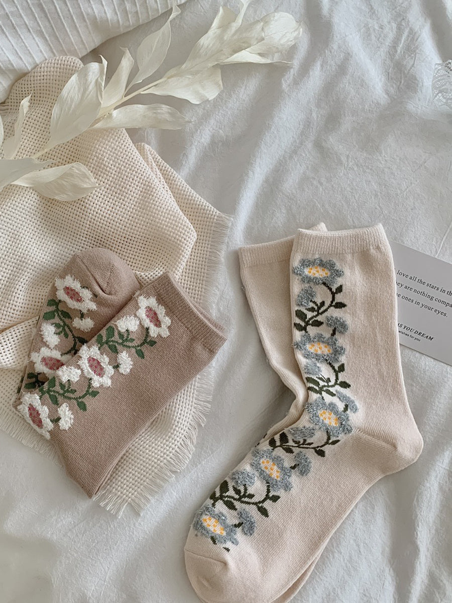 2 Pairs Women Autumn Flower Flocking Cotton Socks