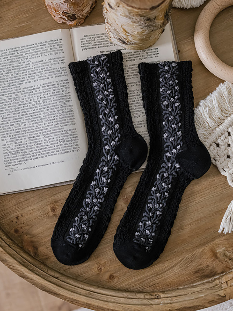 3 Pairs Women Artsy Flower Jacquard Black White Socks