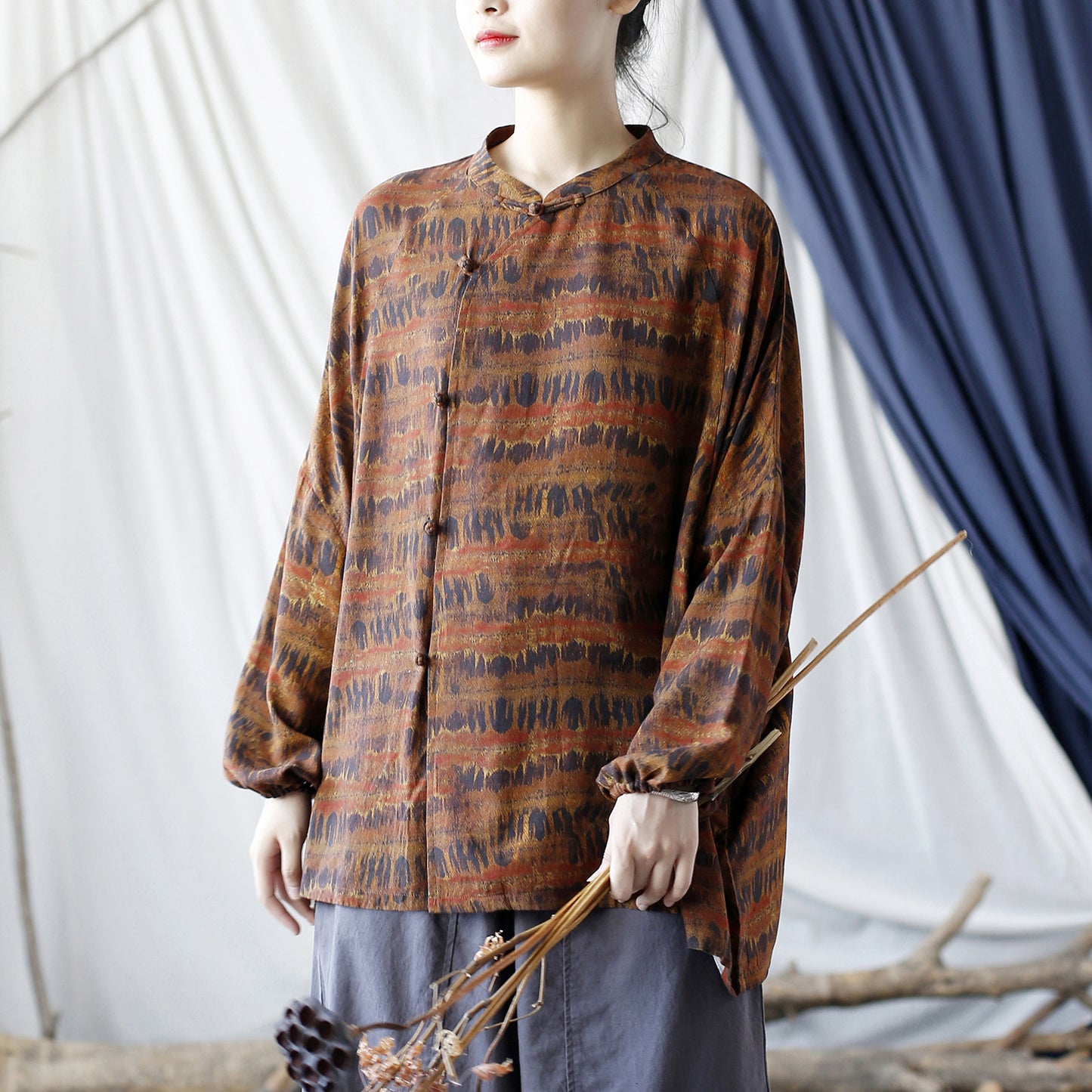 Cotton And Linen Printed Baggy And Slim Vintage Shirt With Stand Collar